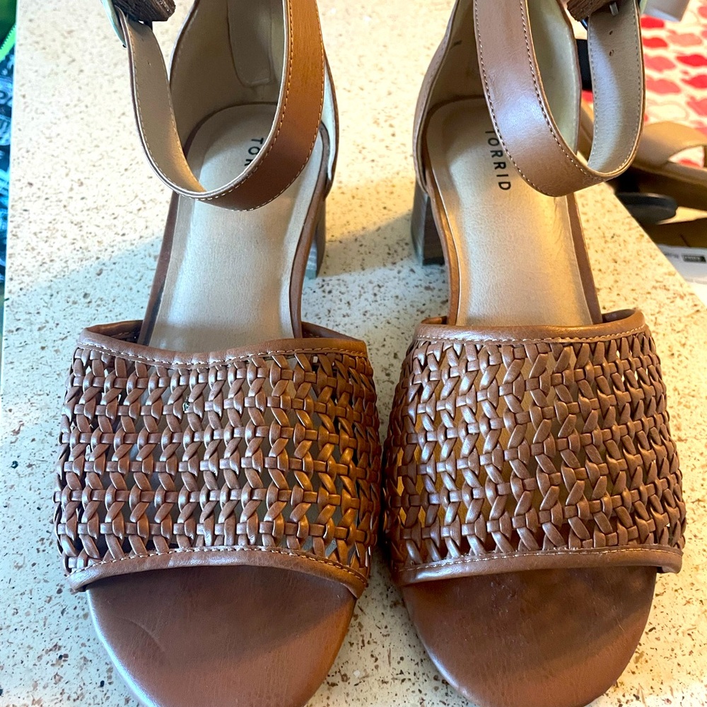 Beautiful brown/ tan Torrid Sandals